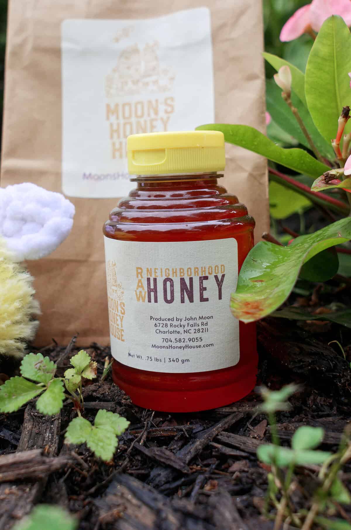 thehoneyreview moon's honey house raw honey